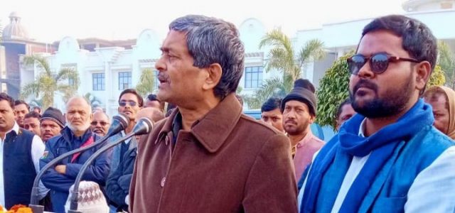 अंबेडकरनगर पहुंचने पर राम अचल राजभर का जोरदार स्वागत