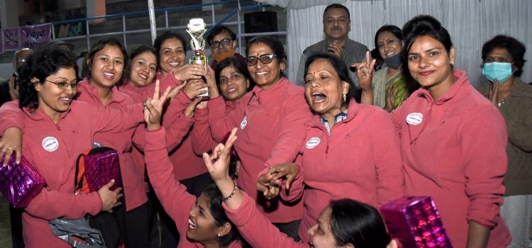 एनटीपीसी टांडा में महिला क्रिकेट मैच का आयोजन